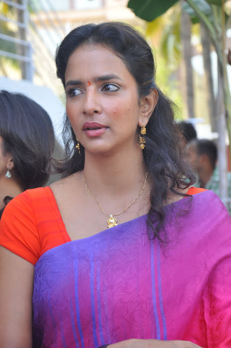 lakshmi prasanna saree @ routine love story movie opening actress pics